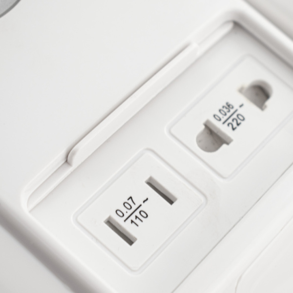 Фен для волос 800 Вт. с гибким шлангом, с регулировкой температуры потока воздуха - Gfmark